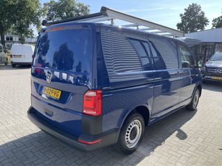 Volkswagen Transporter 2.0 TDI 102pk L1H1 Comfortline / vaste prijs rijklaar € 17.950 ex btw / lease vanaf € 329 / airco / cruise / navigatie / imperial / achterklep / parkpilot / 2 stoelen met armsteun !