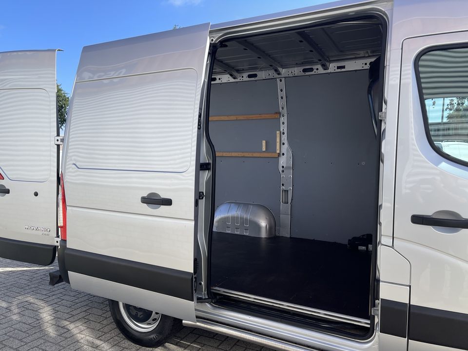 Opel Movano 2.3 CDTI 145pk BiTurbo L1H2 / rijklaar € 12.950 ex btw / lease vanaf € 281 / airco / cruise / geveerde chauffeursstoel / stamdkachel / trekhaak 2500 kg !