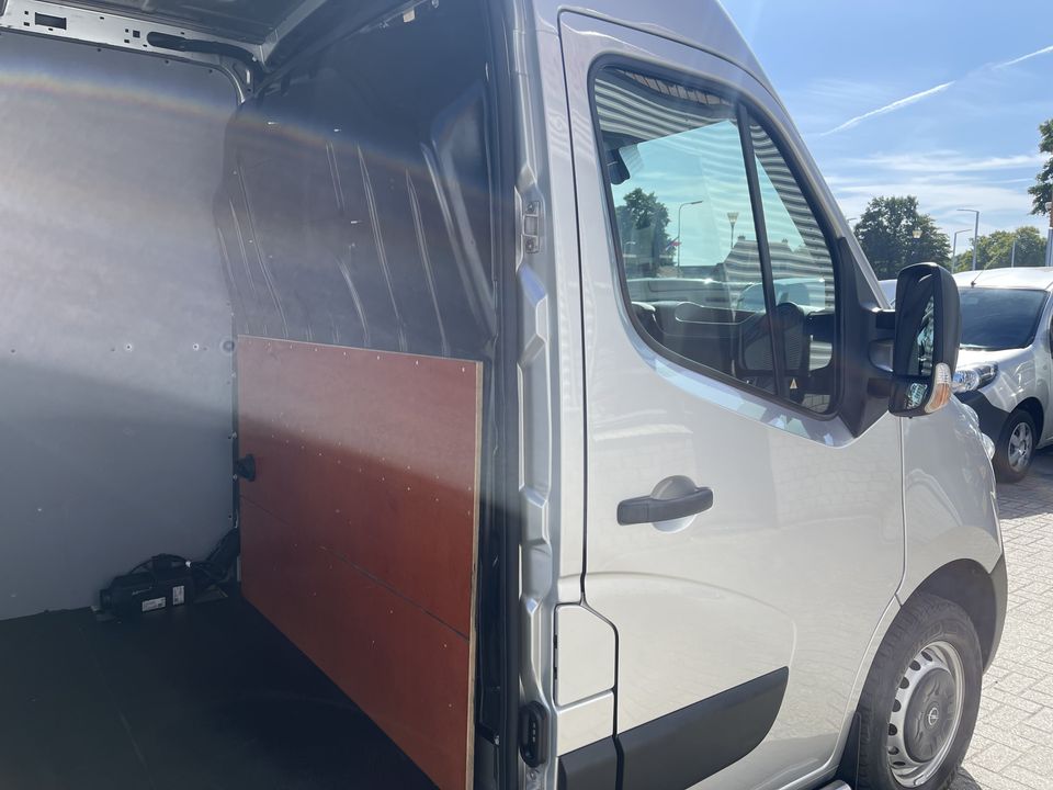 Opel Movano 2.3 CDTI 145pk BiTurbo L1H2 / rijklaar € 12.950 ex btw / lease vanaf € 281 / airco / cruise / geveerde chauffeursstoel / stamdkachel / trekhaak 2500 kg !