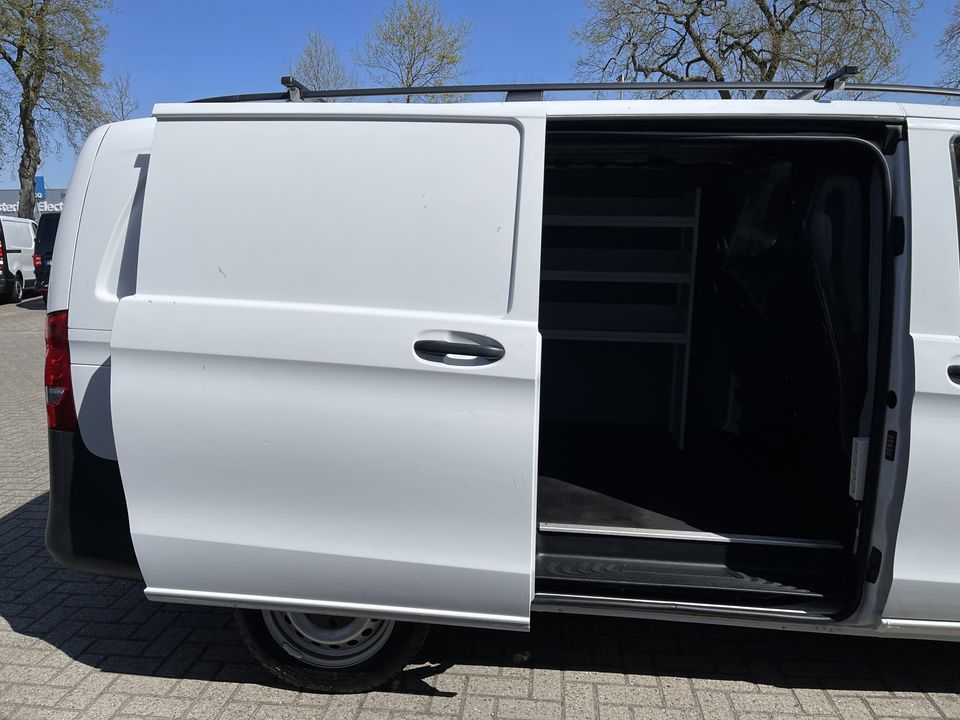 Mercedes-Benz Vito 114 CDI Lang L2H1 / rijklaar € 17.950 ex btw / lease vanaf € 355 / airco / cruise / ingerichte laadruimte / trekhaak 2000 kg