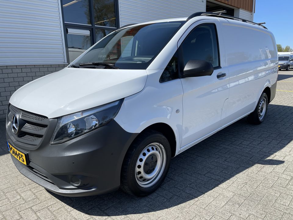 Mercedes-Benz Vito 114 CDI Lang L2H1 / rijklaar € 17.950 ex btw / lease vanaf € 355 / airco / cruise / ingerichte laadruimte / trekhaak 2000 kg