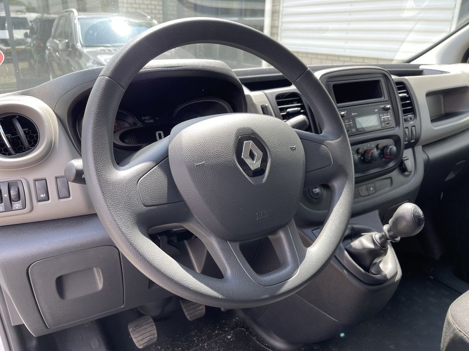 Renault Trafic 1.6 dCi 95pk T29 L2H1 Comfort / rijklaar € 17.950 ex btw / lease vanaf € 401 / airco / aluminium imperial /  bijrijdersbank / radio MP3 bluetooth