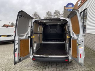 Ford Transit Custom 320 2.0 TDCI 130pk automaat L2H1 Trend / rijklaar € 18.950 ex btw / lease vanaf € 401 / airco / cruise / navi / zilver metallic / stoelverwarming !