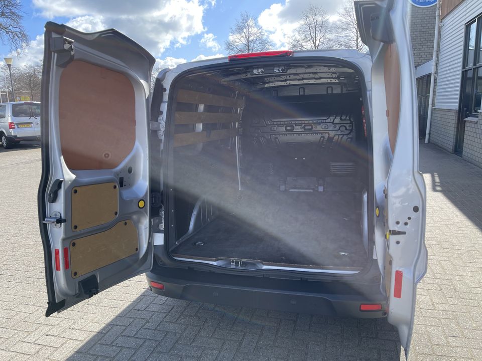 Ford Transit Connect 1.5 TDCI 100pk L2 Trend / vaste prijs rijklaar € 13.950 ex btw / nieuwe koppeling / lease vanaf € 337 / airco / cruise / navi / 3 zits / zilver metallic !