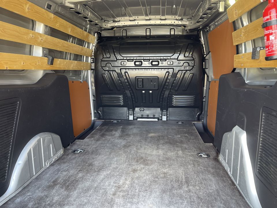 Ford Transit Connect 1.5 TDCI 100pk L2 Trend / vaste prijs rijklaar € 13.950 ex btw / nieuwe koppeling / lease vanaf € 337 / airco / cruise / navi / 3 zits / zilver metallic !