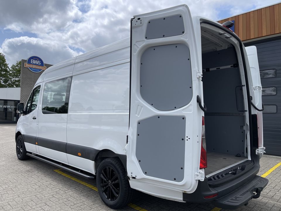 Mercedes-Benz Sprinter 317 1.9 CDI 170pk L3H2 RWD / luxe DC 5 persoons / rijklaar € 48.950 ex btw / trekhaak / climate control / achteruit rijcamera / 18 inch velgen met 4 seizoenen banden !