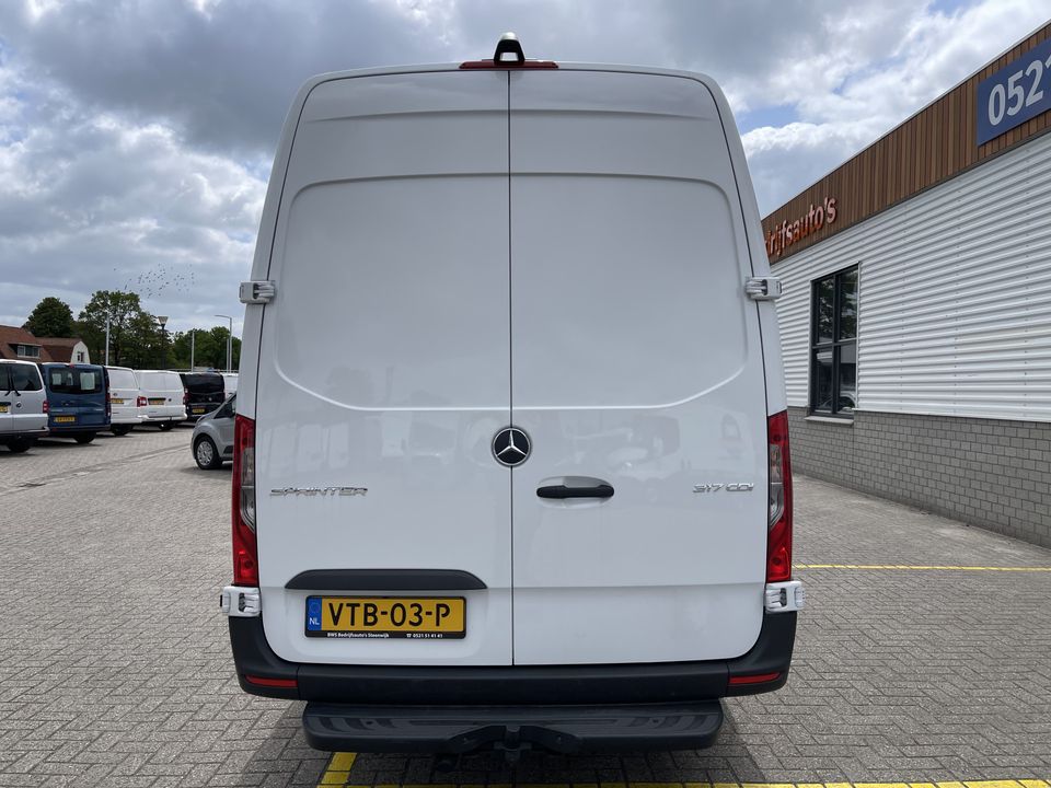 Mercedes-Benz Sprinter 317 1.9 CDI 170pk L3H2 RWD / luxe DC 5 persoons / rijklaar € 48.950 ex btw / trekhaak / climate control / achteruit rijcamera / 18 inch velgen met 4 seizoenen banden !