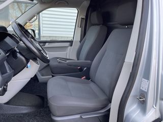 Volkswagen Transporter 2.0 TDI 150pk L1H1 DSG automaat Comfortline / rijklaar € 21.950 ex btw / lease vanaf € 486 / airco / cruise / navi / pdc achter / achterklep / lichtmetalen velgen !