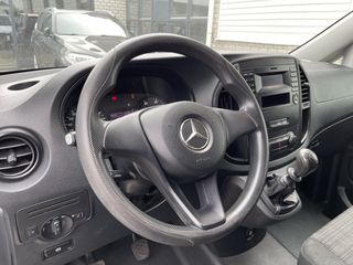 Mercedes-Benz Vito 111 CDI Lang L2H1 / rijklaar € 18.950 ex btw / lease vanaf € 375 / airco / cruise / trekhaak 2000 kg / bijrijdersbank !