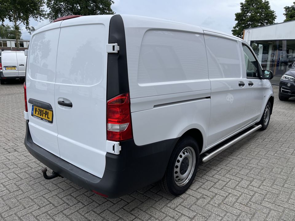 Mercedes-Benz Vito 111 CDI Lang L2H1 / rijklaar € 18.950 ex btw / lease vanaf € 375 / airco / cruise / trekhaak 2000 kg / bijrijdersbank !