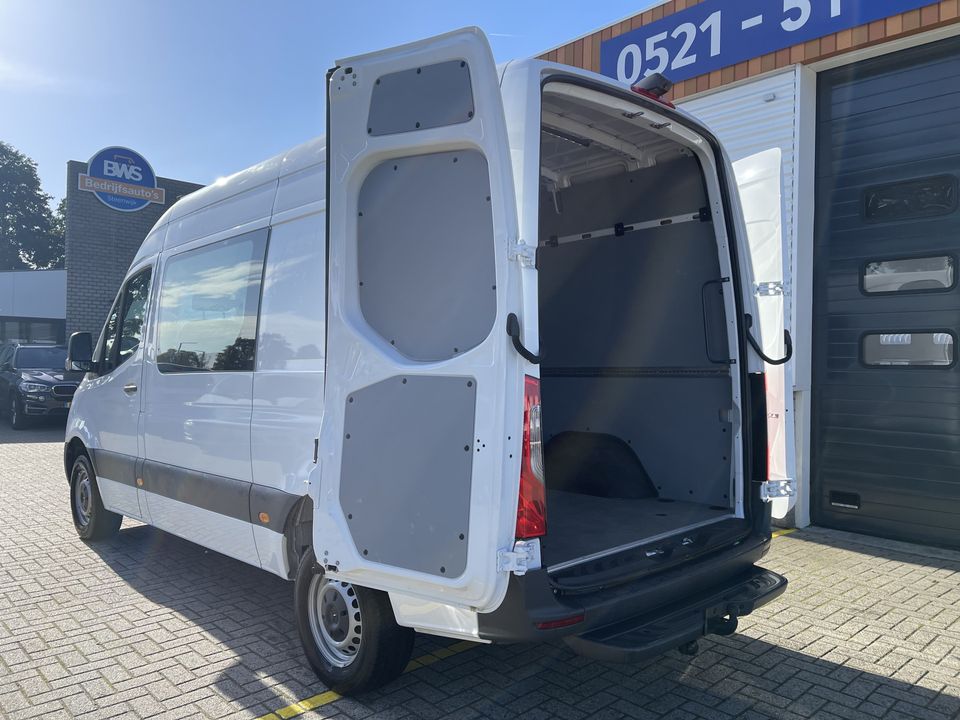 Mercedes-Benz Sprinter 317 1.9 CDI 170pk L2H2 DC 7 persoons / rijklaar € 44.950 ex btw / lease vanaf € 936 / climate control / trekhaak 2000 kg / achteruit rijcamera !