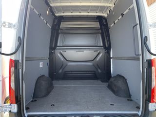 Mercedes-Benz Sprinter 317 1.9 CDI 170pk L2H2 DC 7 persoons / rijklaar € 44.950 ex btw / lease vanaf € 936 / climate control / trekhaak 2000 kg / achteruit rijcamera !