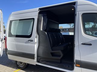 Mercedes-Benz Sprinter 317 1.9 CDI 170pk L2H2 DC 7 persoons / rijklaar € 44.950 ex btw / lease vanaf € 936 / climate control / trekhaak 2000 kg / achteruit rijcamera !