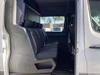 Mercedes-Benz Sprinter 317 1.9 CDI 170pk L2H2 DC 7 persoons / rijklaar € 44.950 ex btw / lease vanaf € 936 / climate control / trekhaak 2000 kg / achteruit rijcamera !