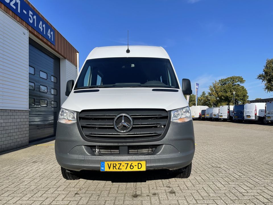 Mercedes-Benz Sprinter 317 1.9 CDI 170pk L2H2 DC 7 persoons / rijklaar € 44.950 ex btw / lease vanaf € 936 / climate control / trekhaak 2000 kg / achteruit rijcamera !