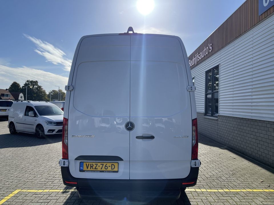 Mercedes-Benz Sprinter 317 1.9 CDI 170pk L2H2 DC 7 persoons / rijklaar € 44.950 ex btw / lease vanaf € 936 / climate control / trekhaak 2000 kg / achteruit rijcamera !