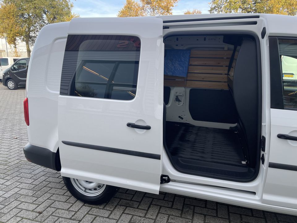 Volkswagen Caddy 2.0 TDI L2H1 BMT Maxi Easyline / rijklaar € 11.950 ex btw / lease vanaf € 253 / parkeersensoren achter / ramen rondom !