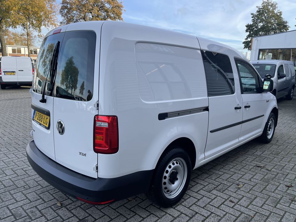 Volkswagen Caddy 2.0 TDI L2H1 BMT Maxi Easyline / rijklaar € 11.950 ex btw / lease vanaf € 253 / parkeersensoren achter / ramen rondom !