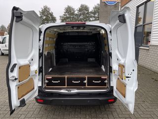 Ford Transit Connect 1.5 TDCI Limited / rijklaar € 13.950 ex btw / lease vanaf € 316 / airco / cruise / navi / Apple Carplay / achteruit rijcamera / 3 zits !