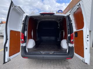 Mercedes-Benz Vito 111 CDI Functional Lang L2H1 / rijklaar € 19.950 ex btw / lease vanaf € 431 / airco / navigatie / achteruit rijcamera / parkeersensoren voor en achter !