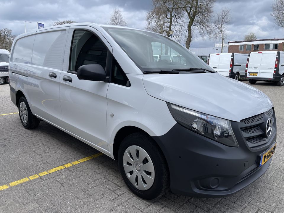 Mercedes-Benz Vito 111 CDI Functional Lang L2H1 / rijklaar € 19.950 ex btw / lease vanaf € 431 / airco / navigatie / achteruit rijcamera / parkeersensoren voor en achter !