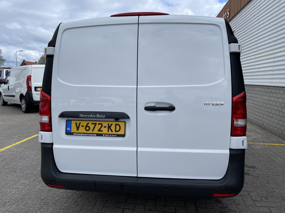 Mercedes-Benz Vito 111 CDI Functional Lang L2H1 / rijklaar € 19.950 ex btw / lease vanaf € 431 / airco / navigatie / achteruit rijcamera / parkeersensoren voor en achter !