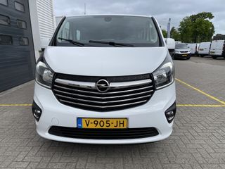 Opel Vivaro 1.6 CDTI 125pk L2H1 DC 5 persoons Sport EcoFlex / rijklaar € 18.950 ex btw / lease vanaf € 401 / stoelverwarming / airco / cruise / trekhaak / navi / pdc !