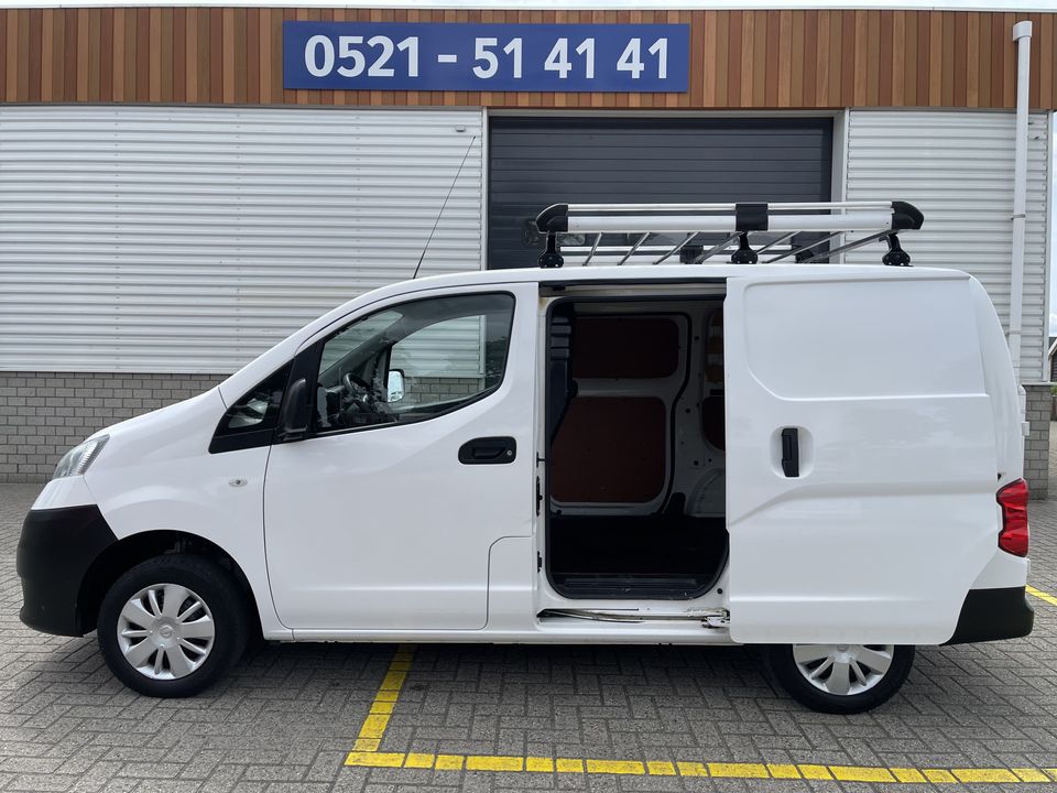 Nissan NV200 1.5 dCi 90pk Optima L1H1 / rijklaar € 10.950 ex btw / lease vanaf € 237 / airco / cruise / TomTom navigatie / dubbele schuifdeur / trekhaak !