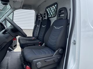 Iveco Daily 35S16V 2.3 handgeschakeld 160pk L2H2 / mag 3500 kg trekken / lease vanaf € 500 / vaste prijs rijklaar € 27.950 ex btw / climate control / opstap + parkeersensoren achter !