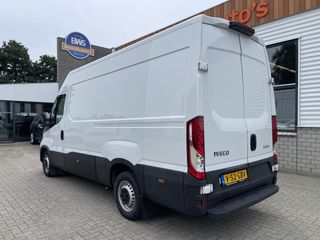 Iveco Daily 35S16V 2.3 handgeschakeld 160pk L2H2 / mag 3500 kg trekken / lease vanaf € 500 / vaste prijs rijklaar € 27.950 ex btw / climate control / opstap + parkeersensoren achter !