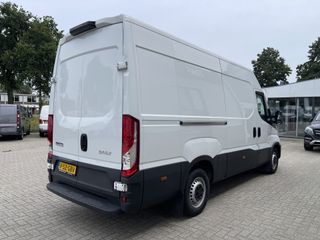 Iveco Daily 35S16V 2.3 handgeschakeld 160pk L2H2 / mag 3500 kg trekken / lease vanaf € 500 / vaste prijs rijklaar € 27.950 ex btw / climate control / opstap + parkeersensoren achter !