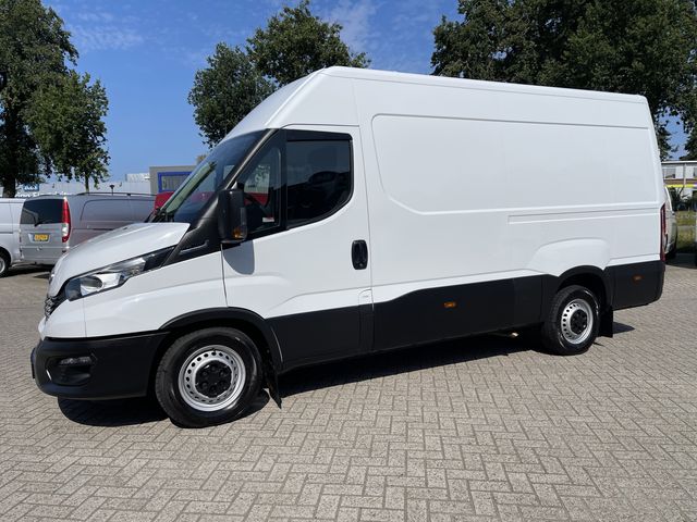 Iveco Daily 35S16V 2.3 352 L2H2 automaat / vaste prijs rijklaar € 27.950 ex btw / lease vanaf € 500 / climate control / mag 3500 kg trekken / pdc en opstap achter !