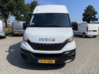 Iveco Daily 35S16V 2.3 352 L2H2 automaat / vaste prijs rijklaar € 27.950 ex btw / lease vanaf € 500 / climate control / mag 3500 kg trekken / pdc en opstap achter !