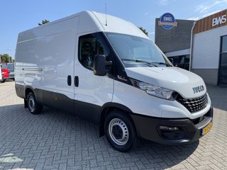 Iveco Daily 35S16V 2.3 352 L2H2 automaat / vaste prijs rijklaar € 27.950 ex btw / lease vanaf € 500 / climate control / mag 3500 kg trekken / pdc en opstap achter !