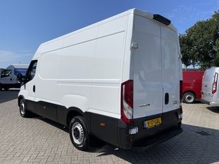 Iveco Daily 35S16V 2.3 352 L2H2 automaat / vaste prijs rijklaar € 27.950 ex btw / lease vanaf € 500 / climate control / mag 3500 kg trekken / pdc en opstap achter !