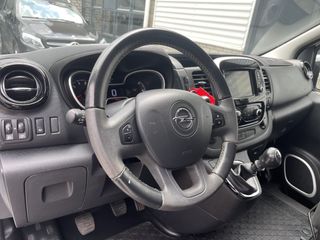 Opel Vivaro 1.6 CDTI 145pk L2H1 Innovation EcoFlex / rijklaar € 16.950 ex btw / lease € 373 / airco / cruise / navi / achterklep / trekhaak / pdc achter !