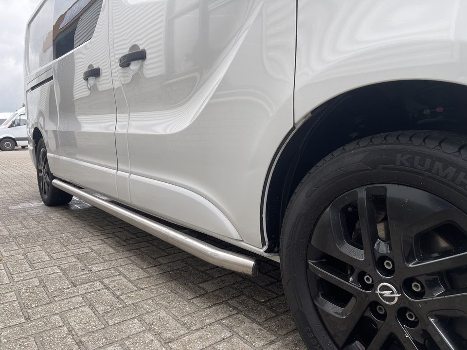 Opel Vivaro 1.6 CDTI 145pk L2H1 Innovation EcoFlex / rijklaar € 16.950 ex btw / lease € 373 / airco / cruise / navi / achterklep / trekhaak / pdc achter !