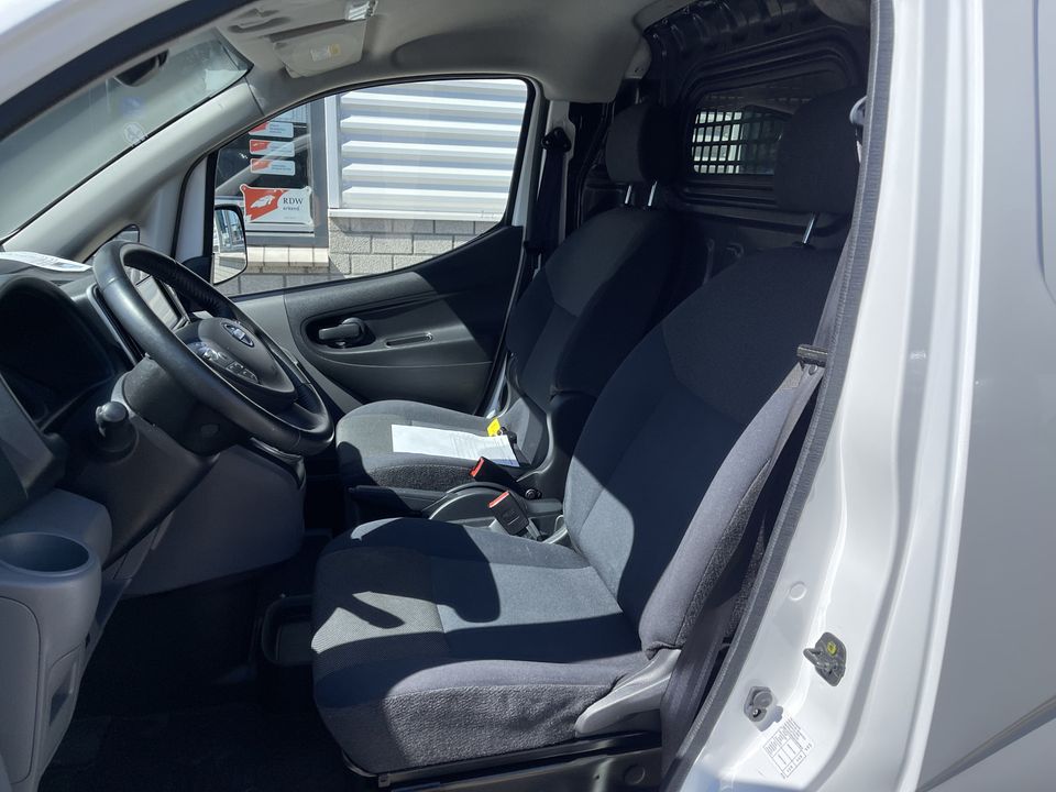 Nissan e-NV200 Business 109pk / volledig electrisch / rijklaar € 11.950 ex btw / lease vanaf € 220 / airco / cruise / inclusief accu en oplaadkabels / navi / achteruit rijcamera