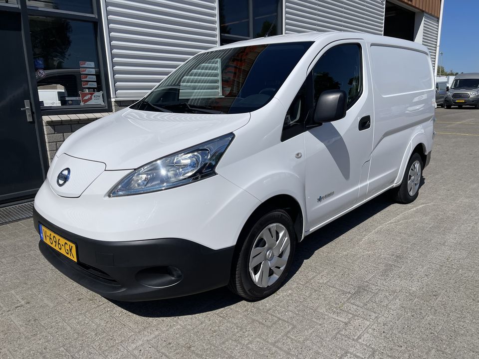 Nissan e-NV200 Business 109pk / volledig electrisch / rijklaar € 11.950 ex btw / lease vanaf € 220 / airco / cruise / inclusief accu en oplaadkabels / navi / achteruit rijcamera