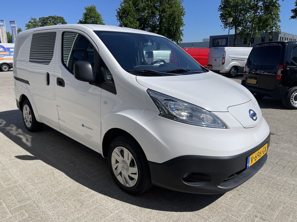 Nissan e-NV200 Business 109pk / volledig electrisch / rijklaar € 11.950 ex btw / lease vanaf € 220 / airco / cruise / inclusief accu en oplaadkabels / navi / achteruit rijcamera