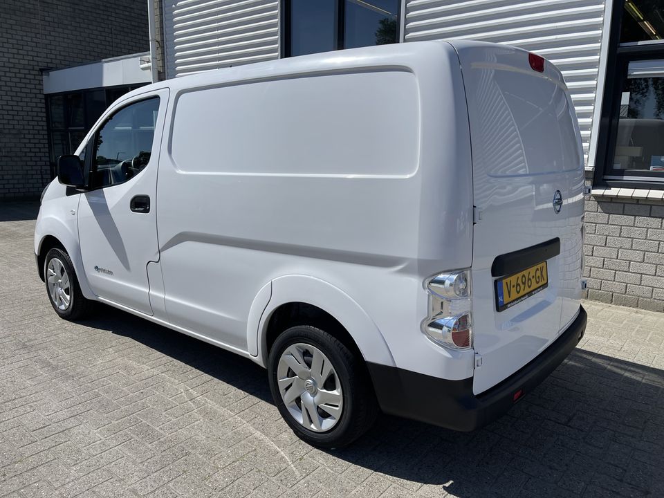 Nissan e-NV200 Business 109pk / volledig electrisch / rijklaar € 11.950 ex btw / lease vanaf € 220 / airco / cruise / inclusief accu en oplaadkabels / navi / achteruit rijcamera