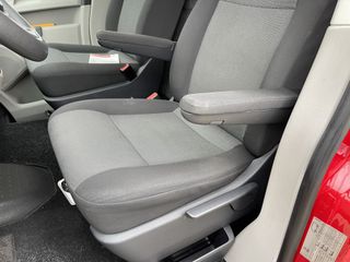 Volkswagen Transporter 2.0 TDI 102pk L1H1 Comfortline / vaste prijs rijklaar € 16.950 ex btw / lease vanaf € 348 / airco / cruise control / trekhaak / euro 6 / 18 Inch lichtmetalen velgen met nieuwe 4-seizoenen Vredestein banden !