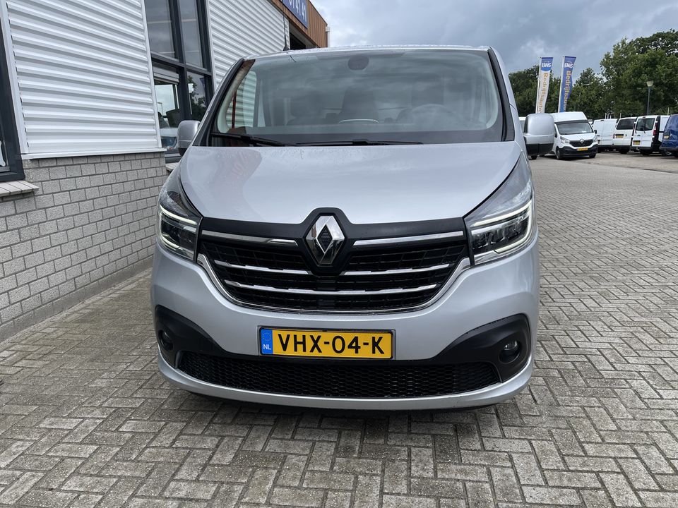 Renault Trafic 2.0 dCi 120pk T29 L2H1 Work Edition / rijklaar € 20.450 ex btw / lease vanaf € 366 / zilver metallic / airco / cruise / navi / achteruit rijcamera / bijrijdersbank