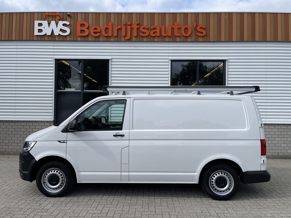 Volkswagen Transporter 2.0 TDI 102pk L1H1 Trendline / vaste prijs rijklaar € 17.950 ex btw / lease vanaf € 329 / airco / cruise / bijrijdersbank / imperial / ingerichte laadruimte met sloten !