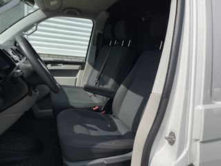 Volkswagen Transporter 2.0 TDI 102pk L1H1 Trendline / vaste prijs rijklaar € 17.950 ex btw / lease vanaf € 329 / airco / cruise / bijrijdersbank / imperial / ingerichte laadruimte met sloten !