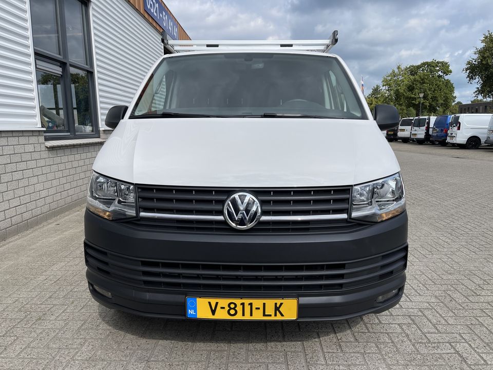 Volkswagen Transporter 2.0 TDI 102pk L1H1 Trendline / vaste prijs rijklaar € 16.950 ex btw / lease vanaf € 329 / airco / cruise / bijrijdersbank / imperial / ingerichte laadruimte met sloten !