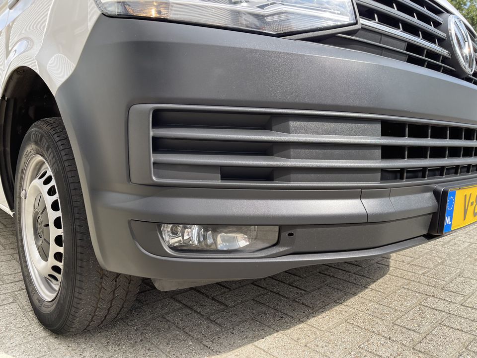 Volkswagen Transporter 2.0 TDI 102pk L1H1 Trendline / vaste prijs rijklaar € 17.950 ex btw / lease vanaf € 329 / airco / cruise / bijrijdersbank / imperial / ingerichte laadruimte met sloten !