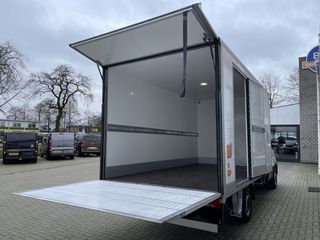 Iveco Daily 35S14H 2.3 automaat / bakwagen met Zepro ( Hiab ) laadklep / rijklaar € 30.950 ex btw / lease vanaf € 554 / cruise en climate control / standkachel / zijdeur / bijrijdersbank !