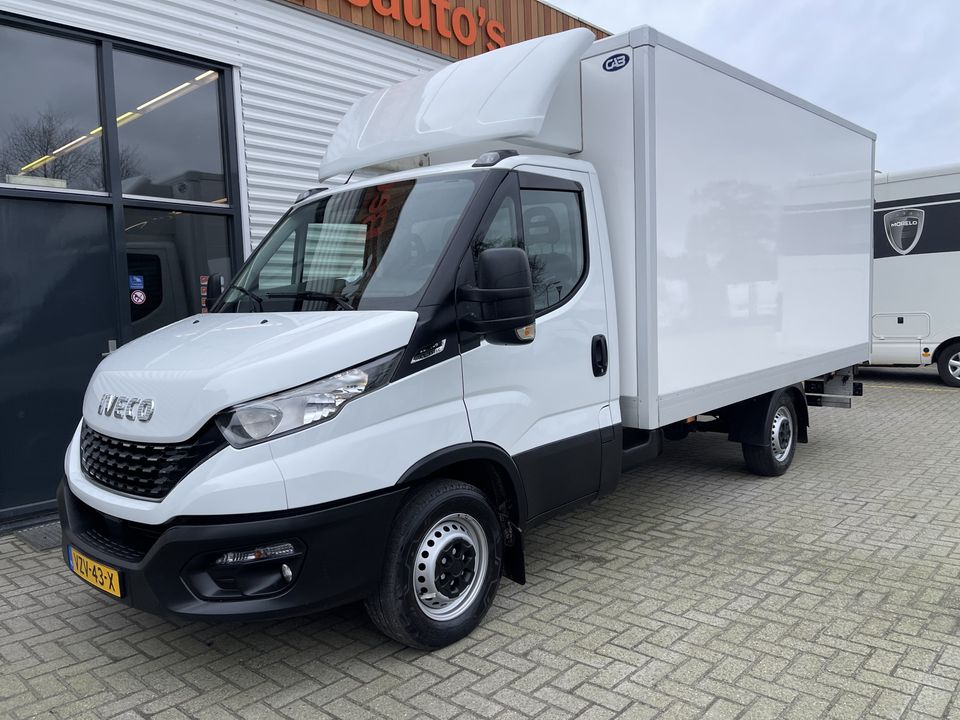 Iveco Daily 35S14H 2.3 automaat / bakwagen met Zepro ( Hiab ) laadklep / rijklaar € 30.950 ex btw / lease vanaf € 554 / cruise en climate control / standkachel / zijdeur / bijrijdersbank !