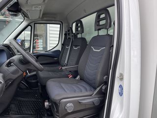 Iveco Daily 35S14H 2.3 automaat / bakwagen met Zepro ( Hiab ) laadklep / rijklaar € 30.950 ex btw / lease vanaf € 554 / cruise en climate control / standkachel / zijdeur / bijrijdersbank !